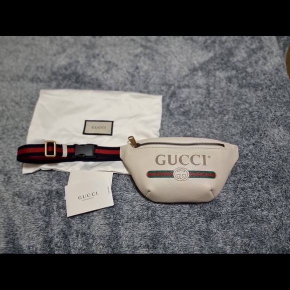 GUCCI Leather Logo Web Small Waist Bag 👜 Authentic 👜 - Picture 1 of 5